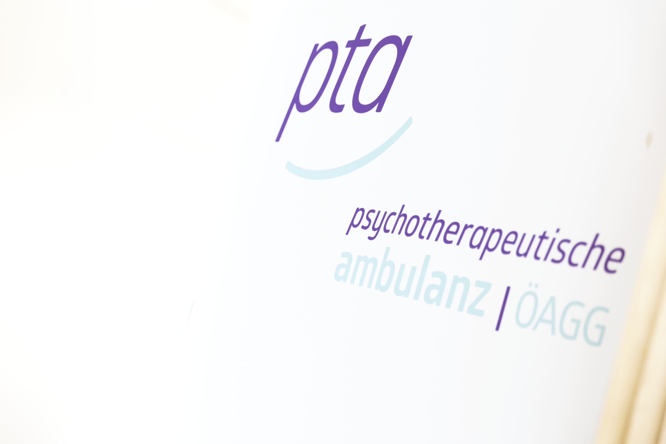 Rollup mit Logo und Schriftzug der pta